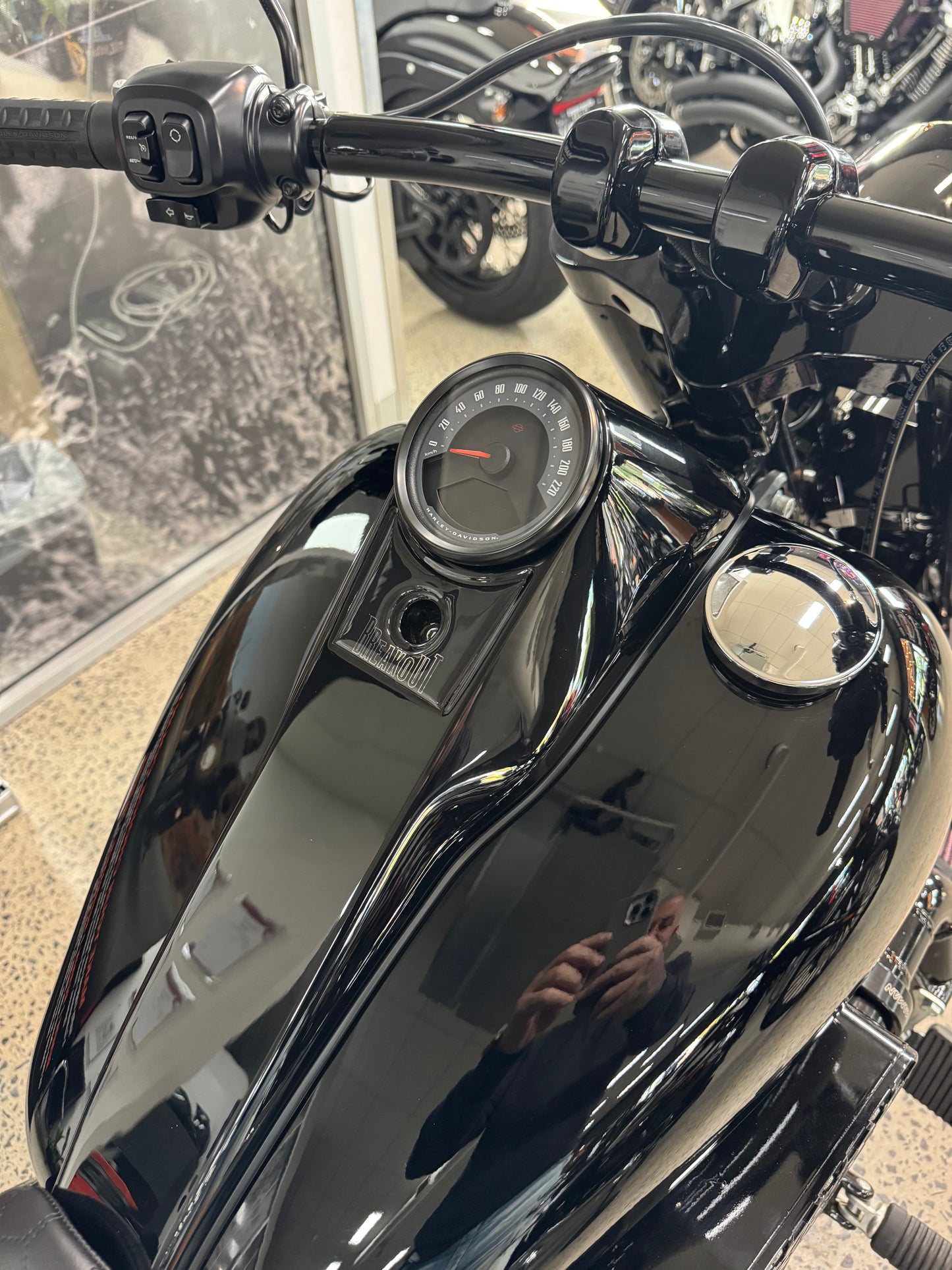 2025 - UP BREAKOUT SPEEDO / DASH RELOCATION